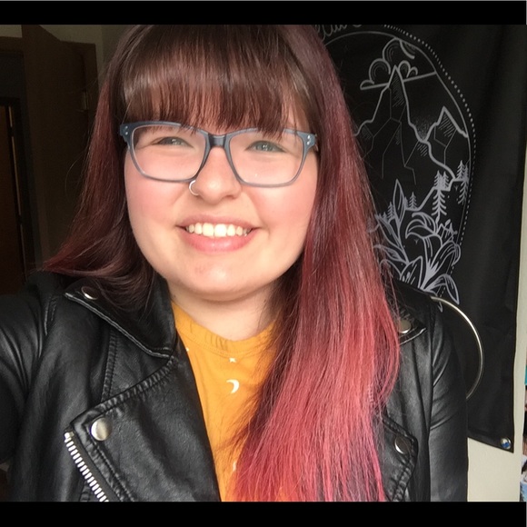 Meet Your Posher, Kate! - Picture 2 of 2